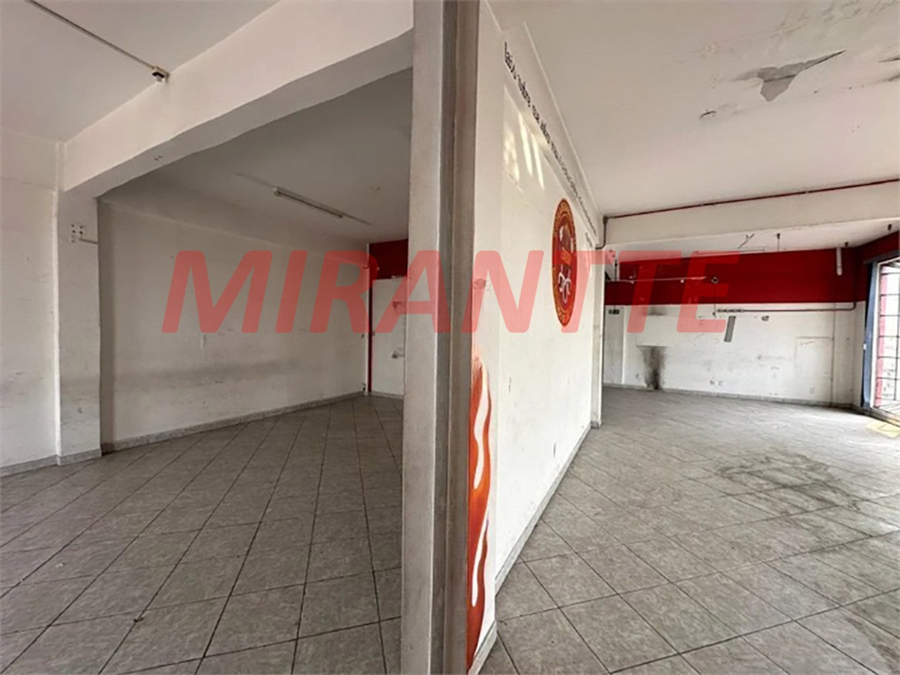 Comercial de 712m² em Santana