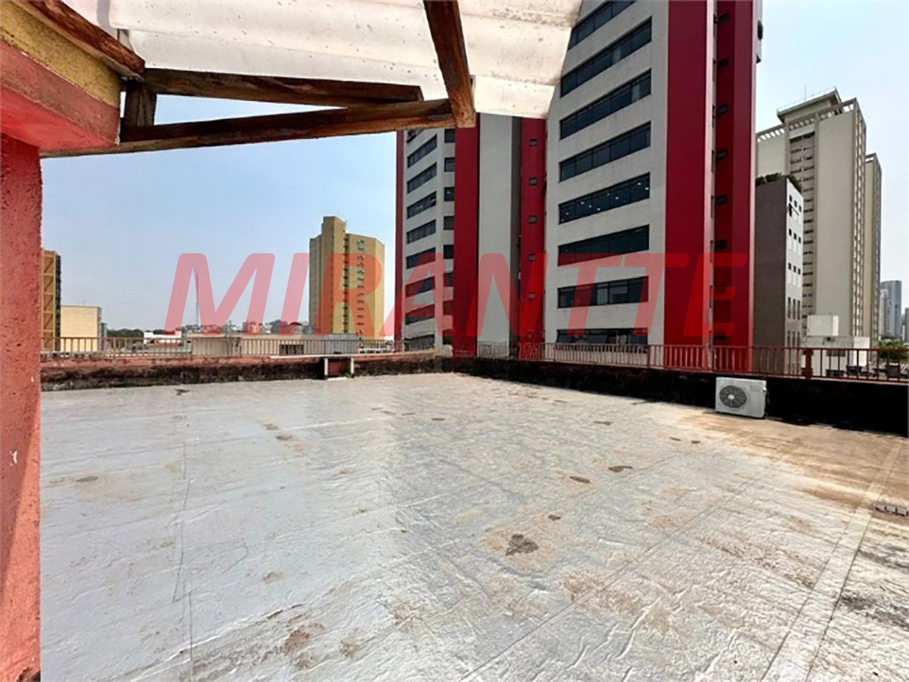 Comercial de 712m² em Santana