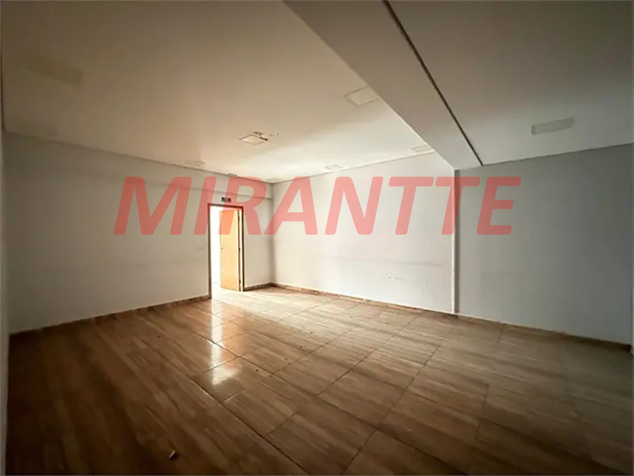 Comercial de 712m² em Santana