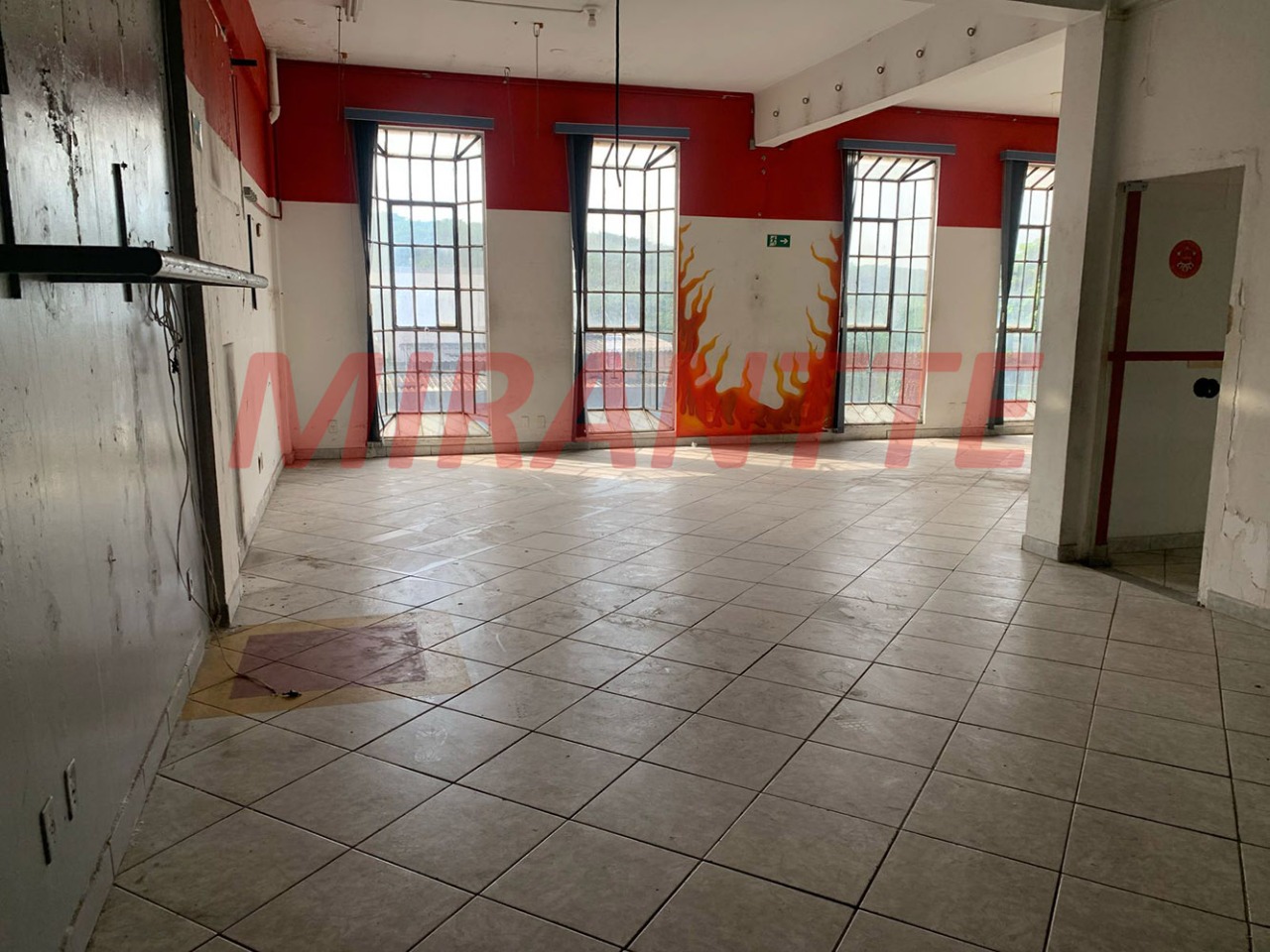 Comercial de 712m² em Santana