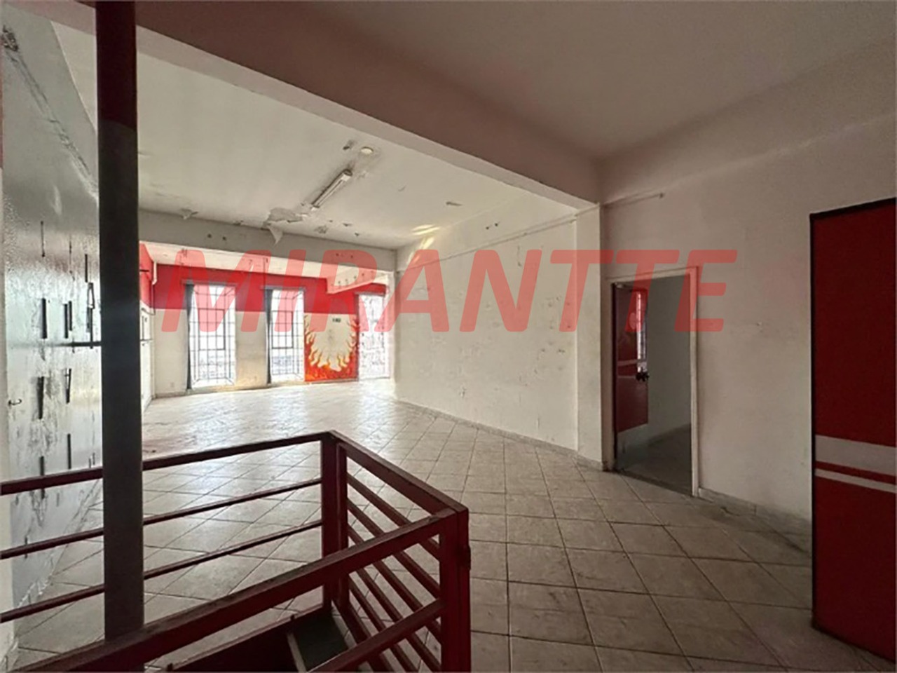 Comercial de 712m² em Santana