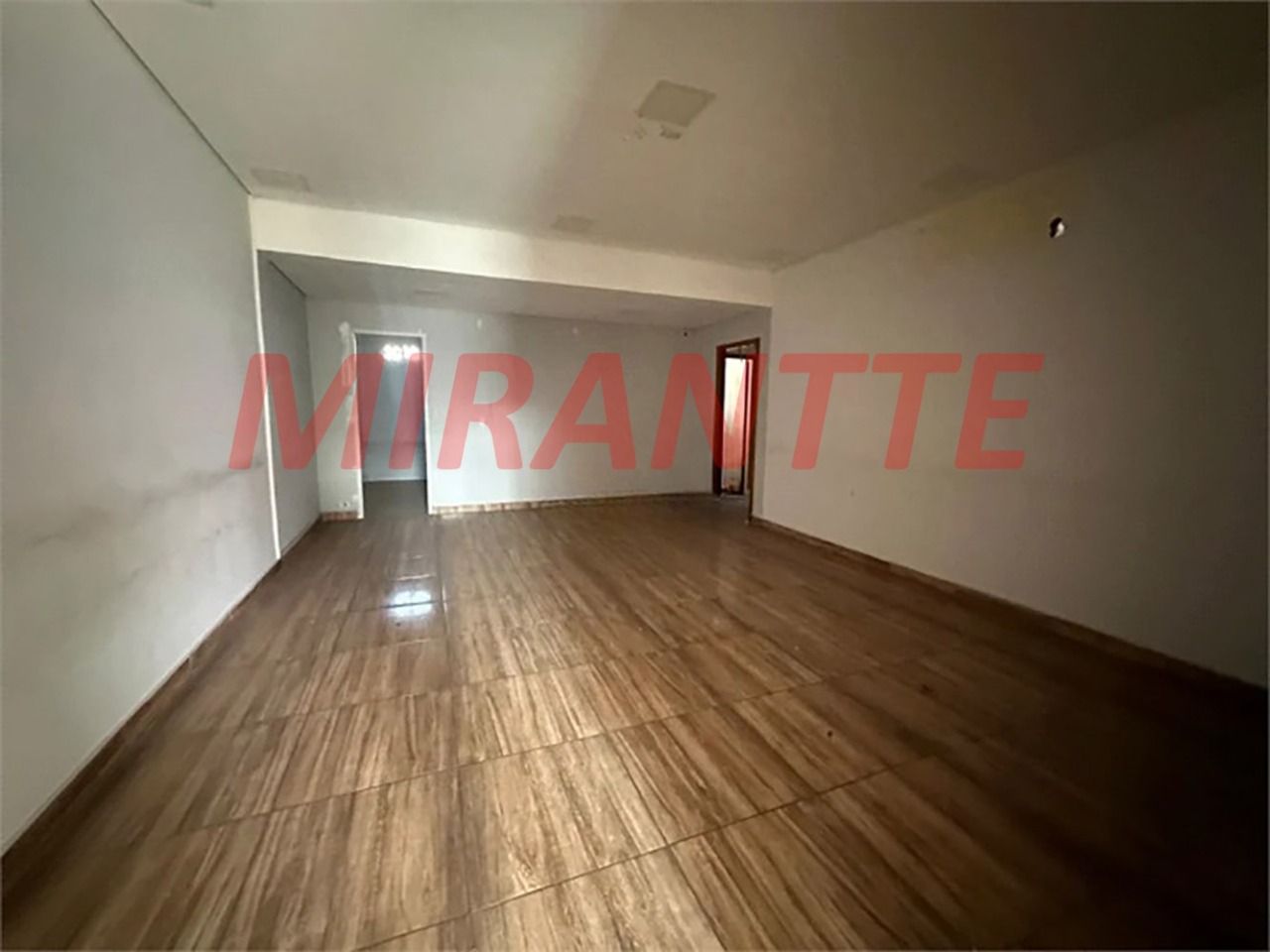 Comercial de 712m² em Santana