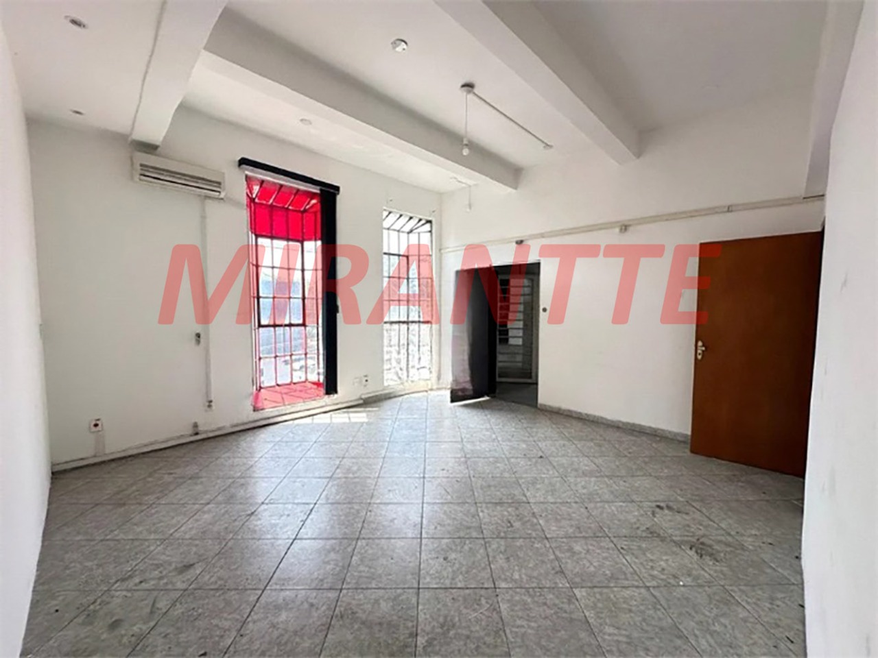 Comercial de 712m² em Santana