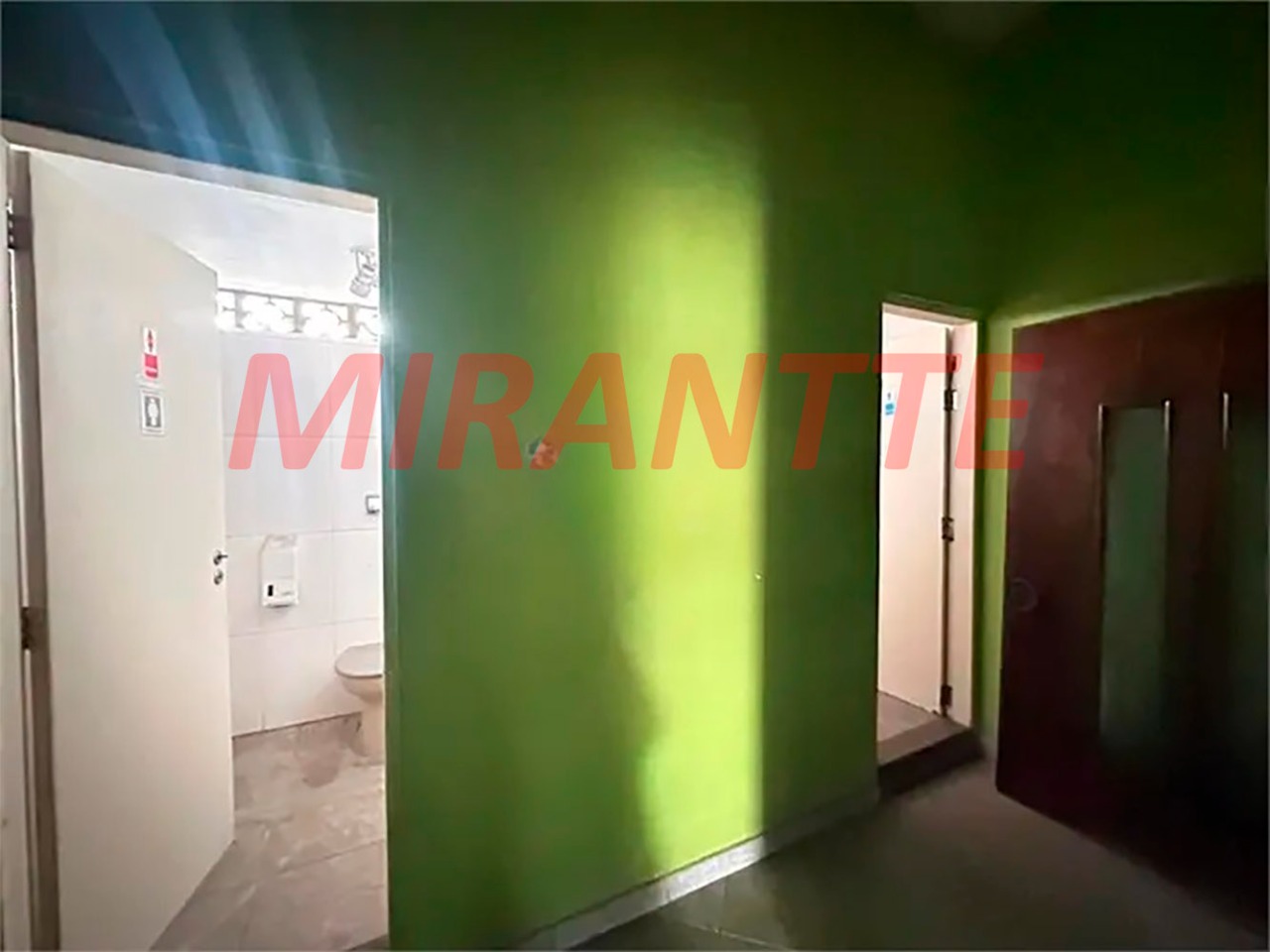Comercial de 712m² em Santana