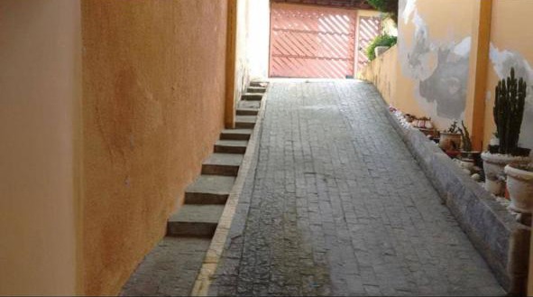 Sobrado de 380m² com 4 quartos em Jardim Marilú
