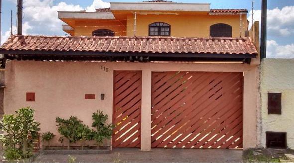 Sobrado de 380m² com 4 quartos em Jardim Marilú