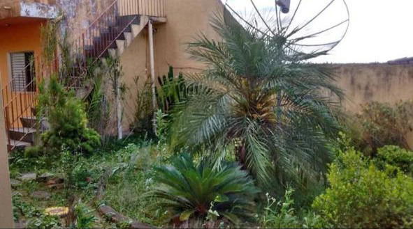 Sobrado de 380m² com 4 quartos em Jardim Marilú