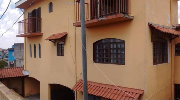Sobrado de 380m² com 4 quartos em Jardim Marilú