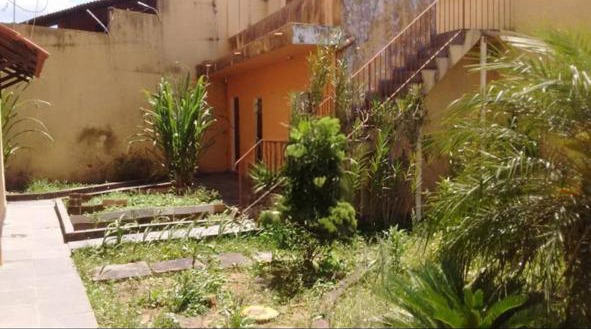 Sobrado de 380m² com 4 quartos em Jardim Marilú