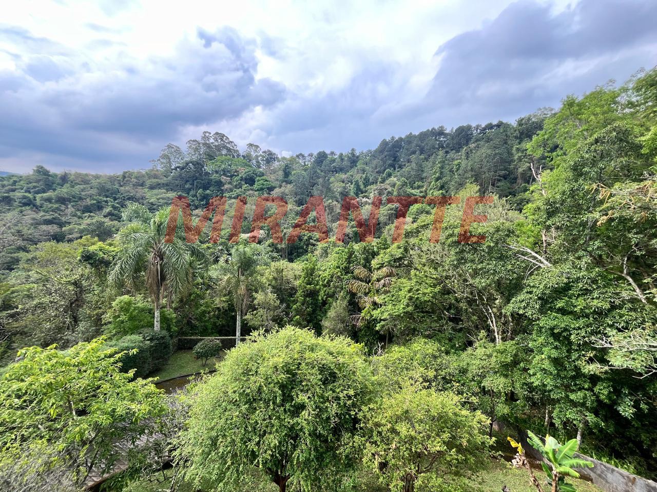 Casa terrea de 272m² com 3 quartos em Serra da Cantareira