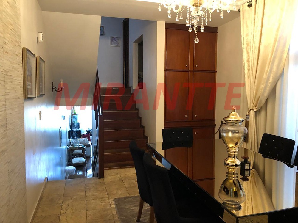 Sobrado de 221m² com 3 quartos em Santana