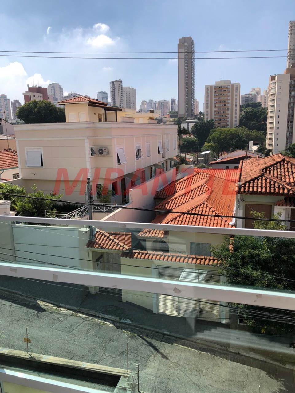 Sobrado de 221m² com 3 quartos em Santana