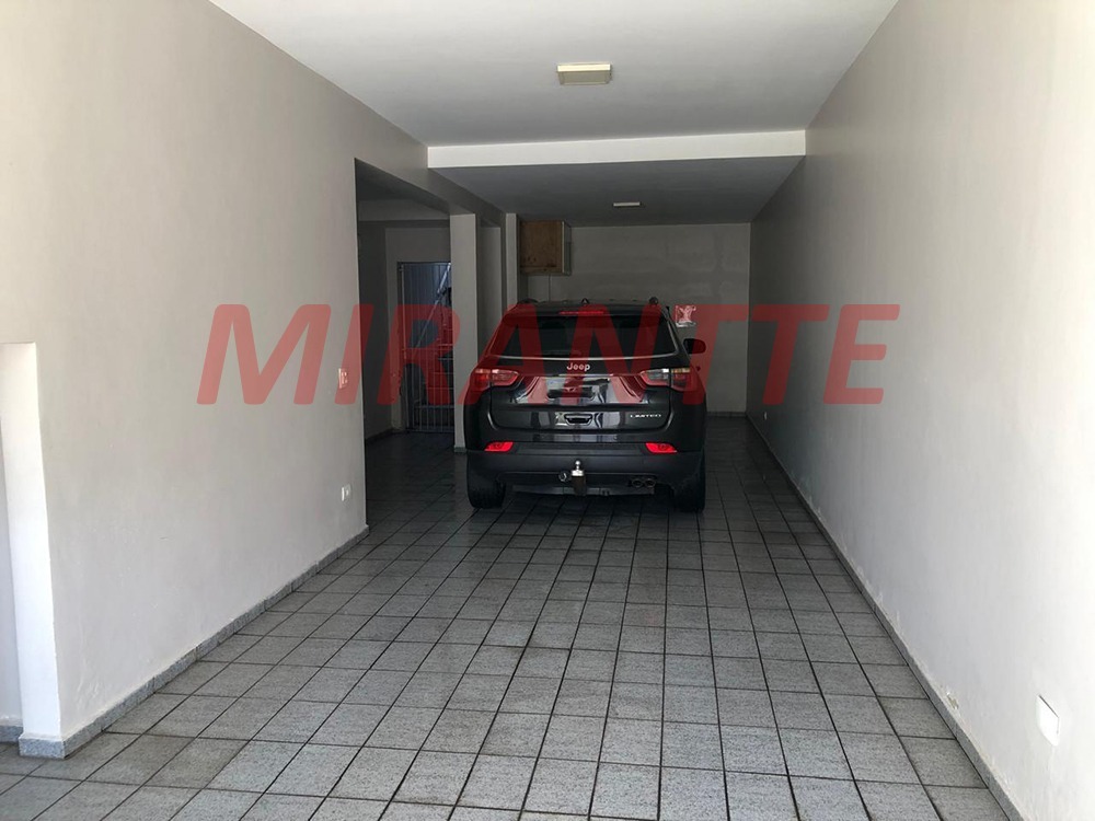 Sobrado de 221m² com 3 quartos em Santana
