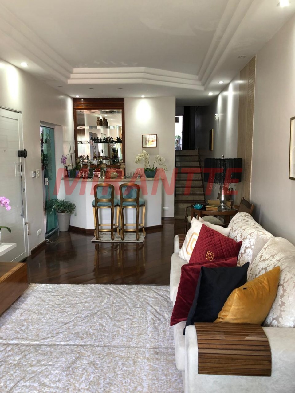 Sobrado de 221m² com 3 quartos em Santana