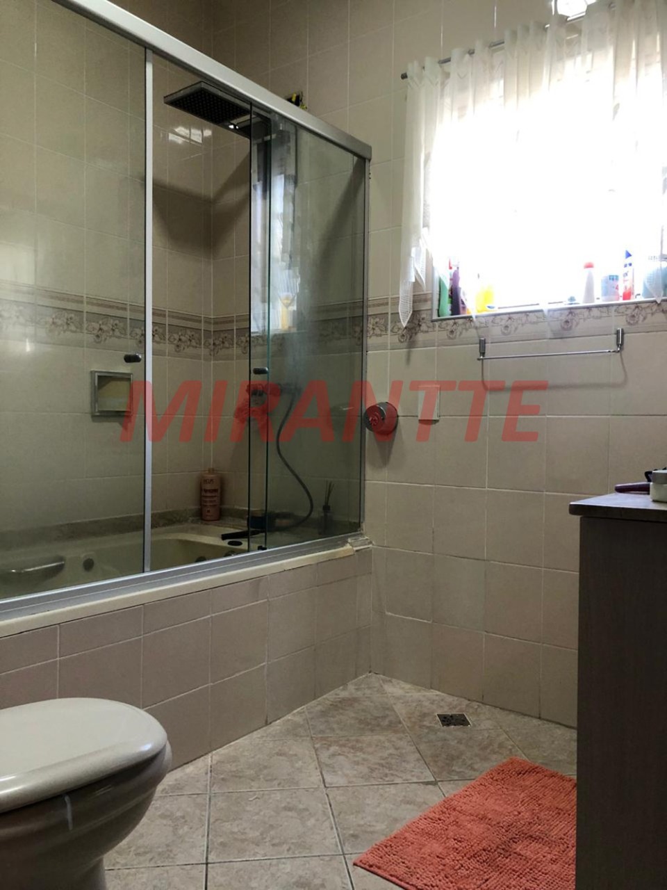Sobrado de 221m² com 3 quartos em Santana