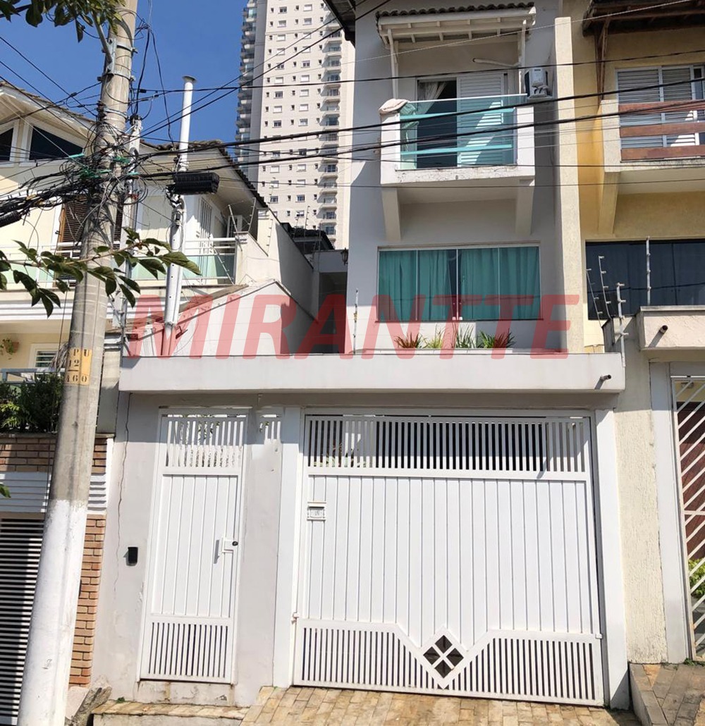 Sobrado de 221m² com 3 quartos em Santana