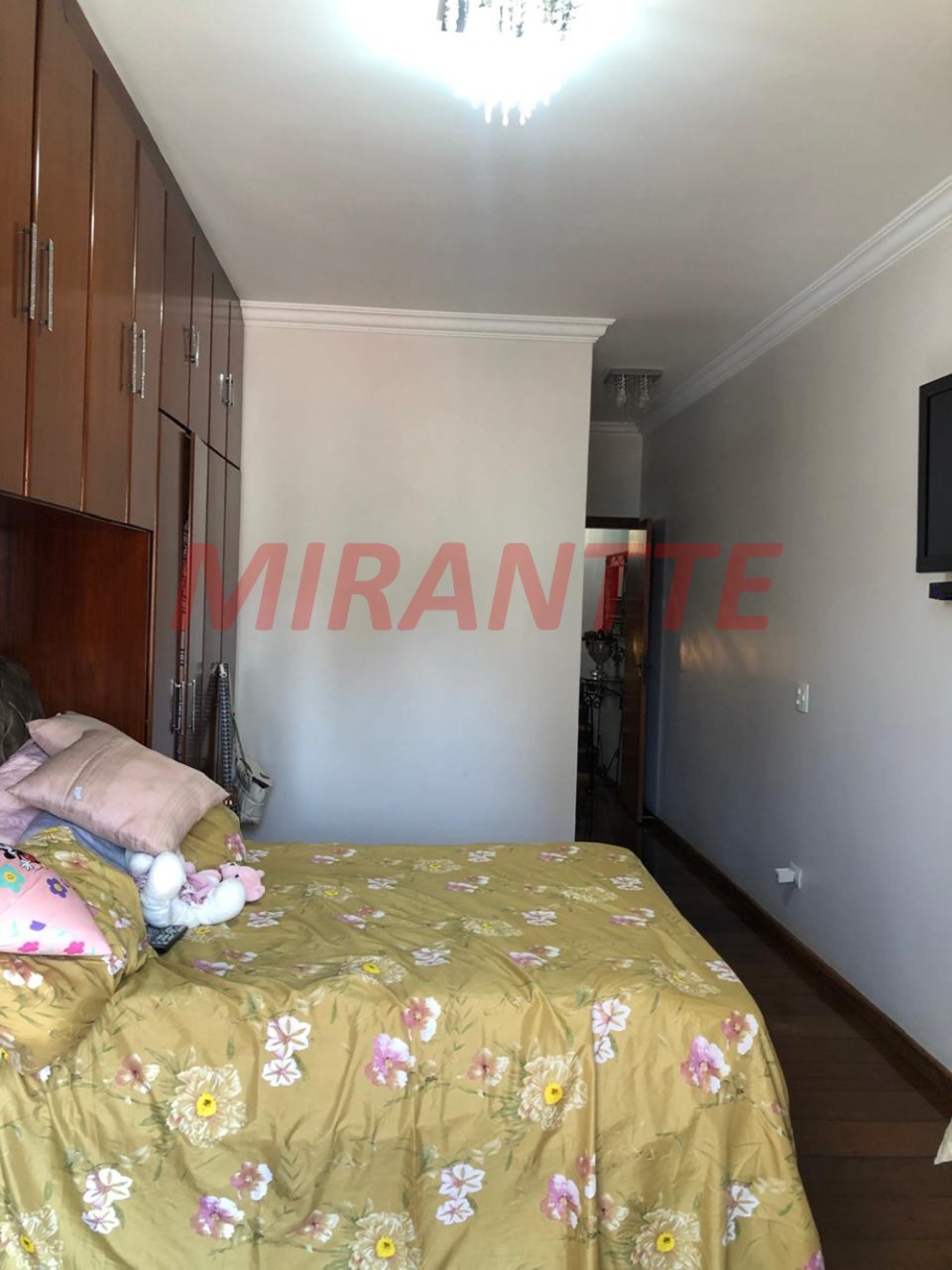 Sobrado de 221m² com 3 quartos em Santana