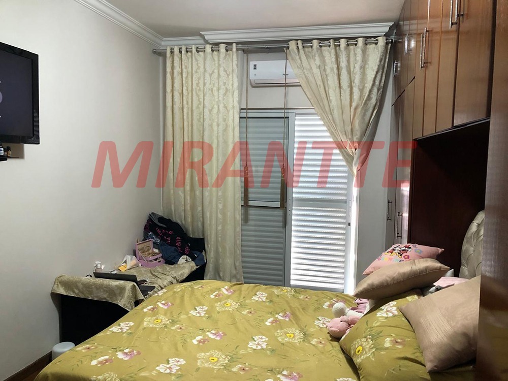 Sobrado de 221m² com 3 quartos em Santana