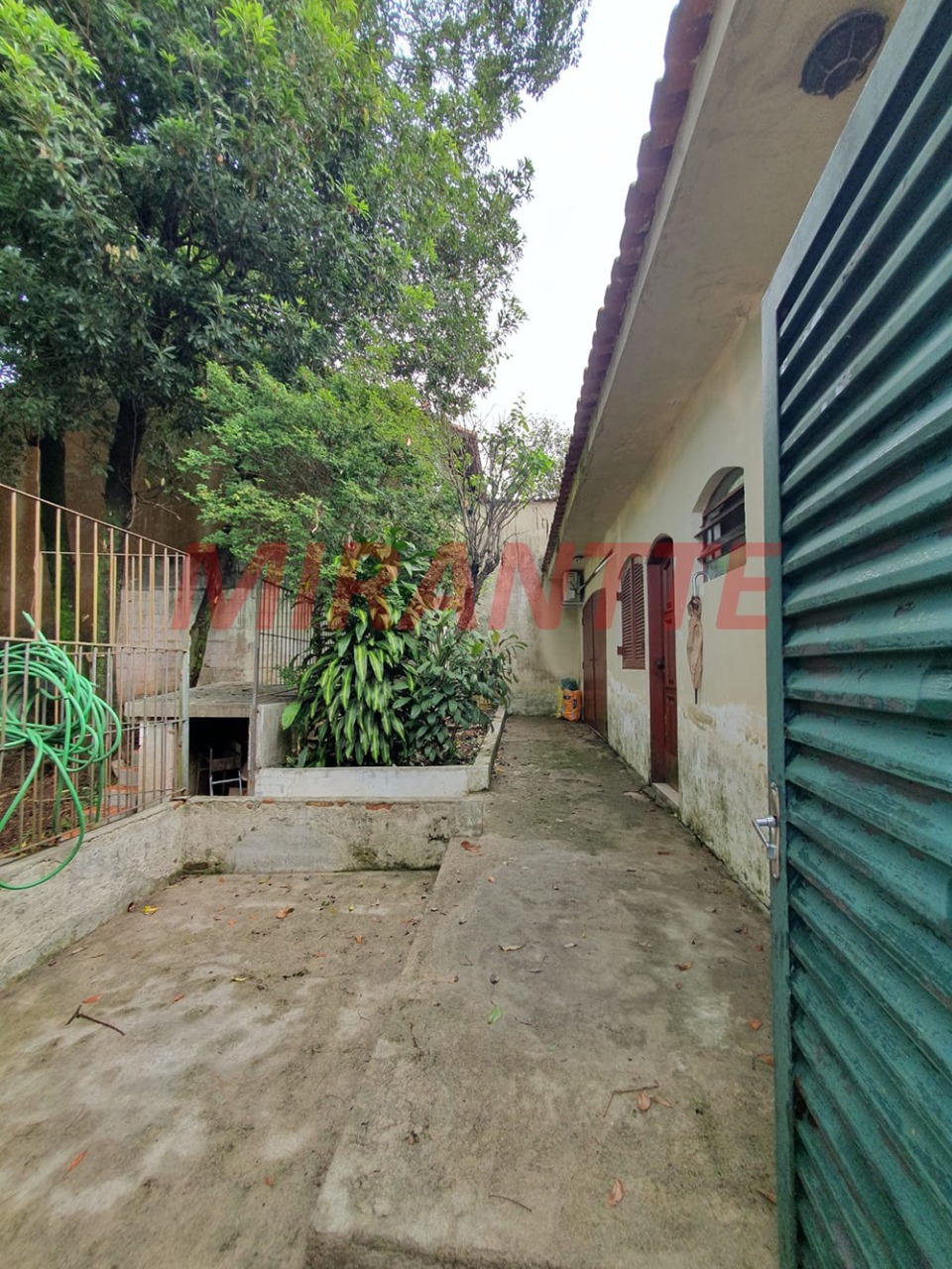 Terreno de 0m² em Horto Florestal