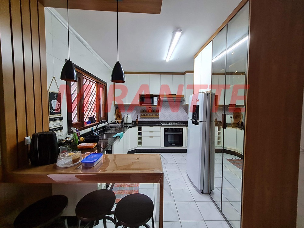 Sobrado de 192m² com 3 quartos em Jardim Vila Galvão