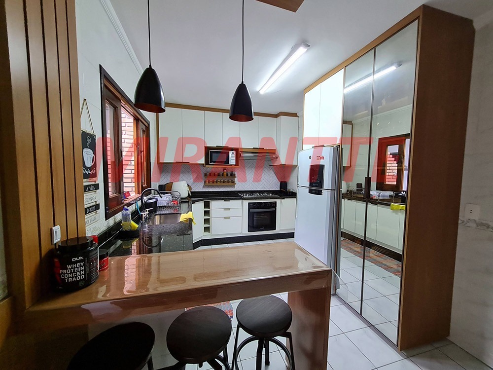 Sobrado de 192m² com 3 quartos em Jardim Vila Galvão