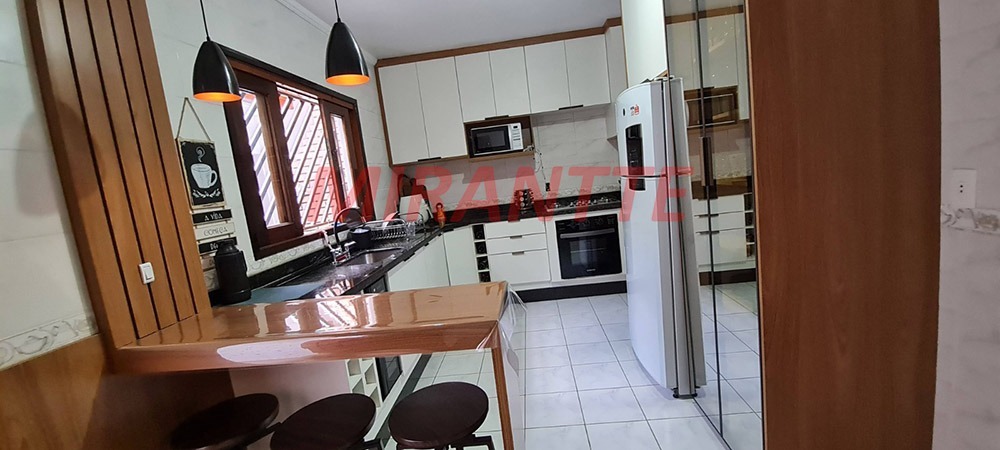 Sobrado de 192m² com 3 quartos em Jardim Vila Galvão