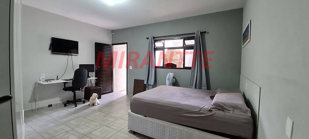 Sobrado de 192m² com 3 quartos em Jardim Vila Galvão
