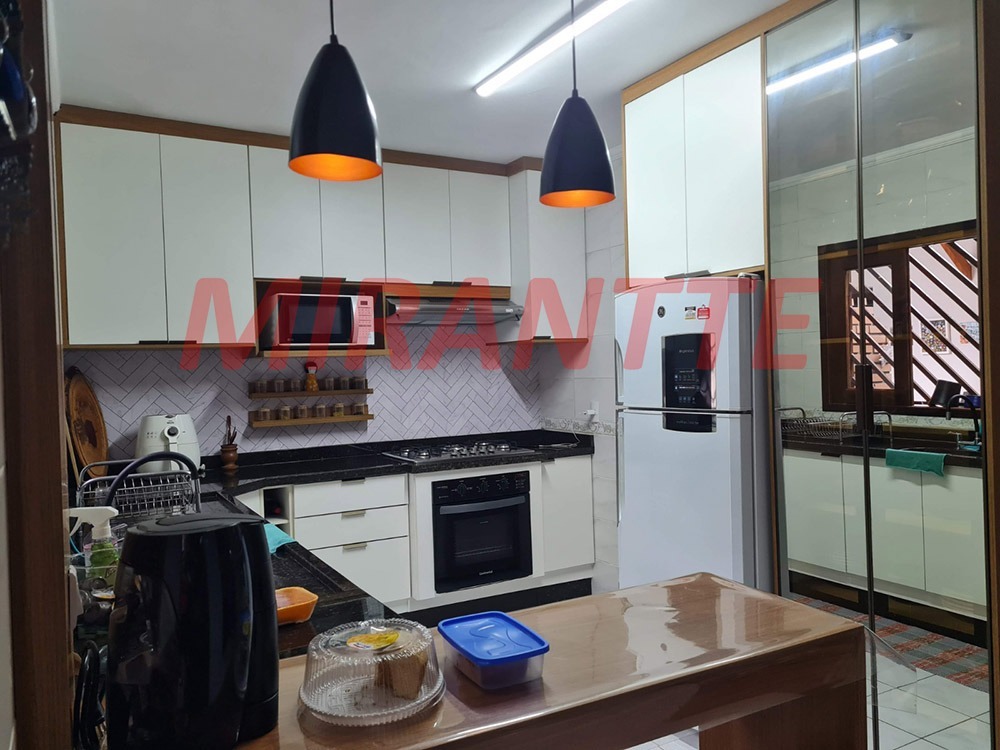 Sobrado de 192m² com 3 quartos em Jardim Vila Galvão