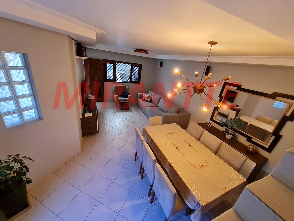 Sobrado de 192m² com 3 quartos em Jardim Vila Galvão