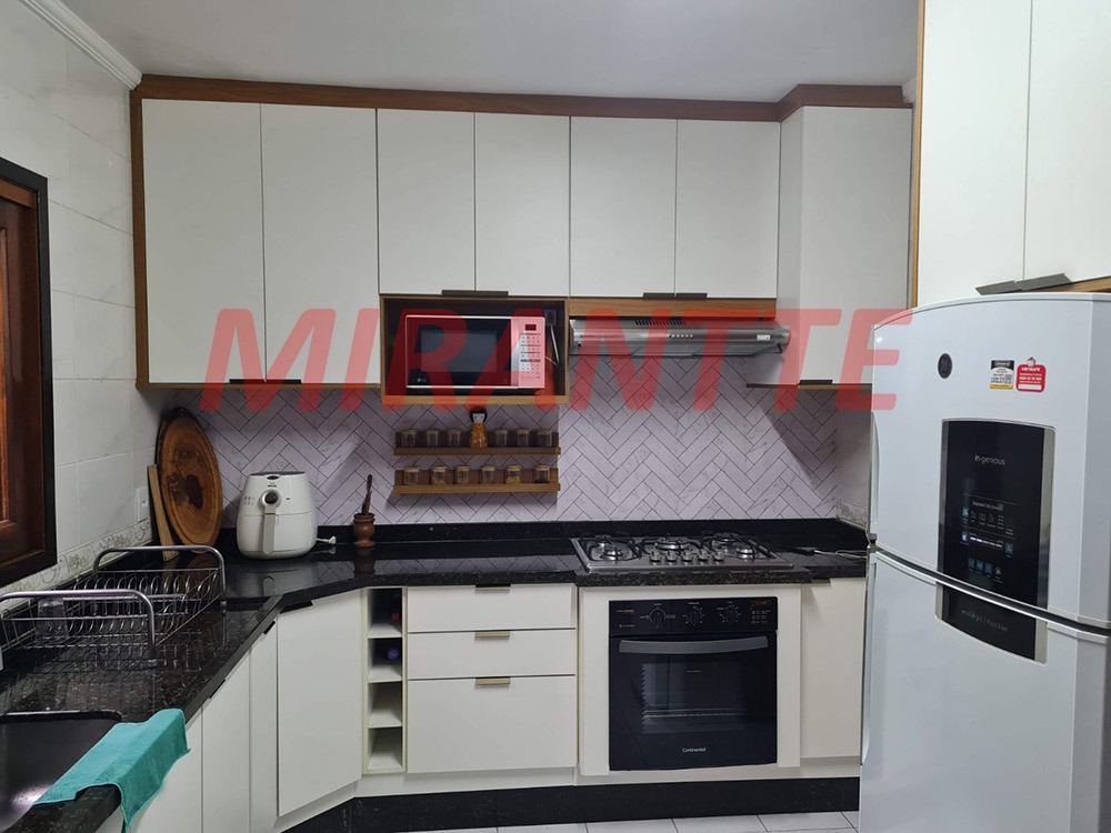 Sobrado de 192m² com 3 quartos em Jardim Vila Galvão