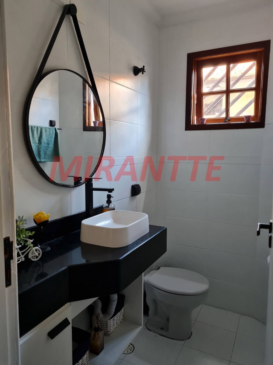 Sobrado de 192m² com 3 quartos em Jardim Vila Galvão