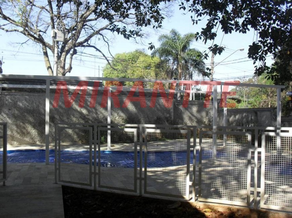 Cond. fechado de 300m² com 4 quartos em Tremembe