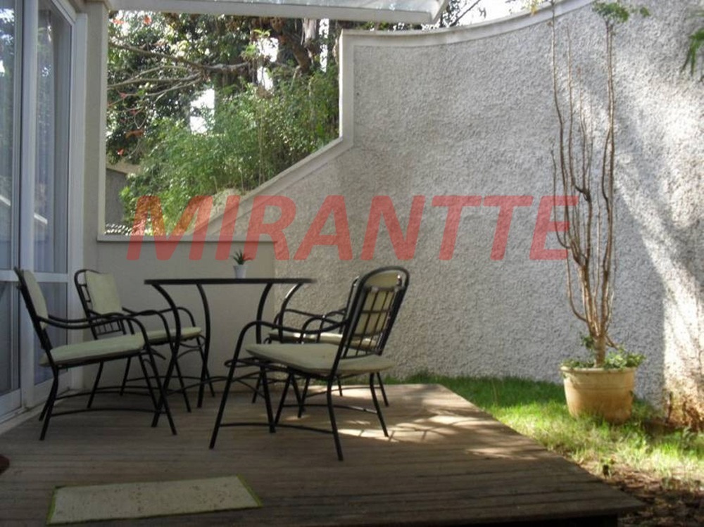 Cond. fechado de 300m² com 4 quartos em Tremembe