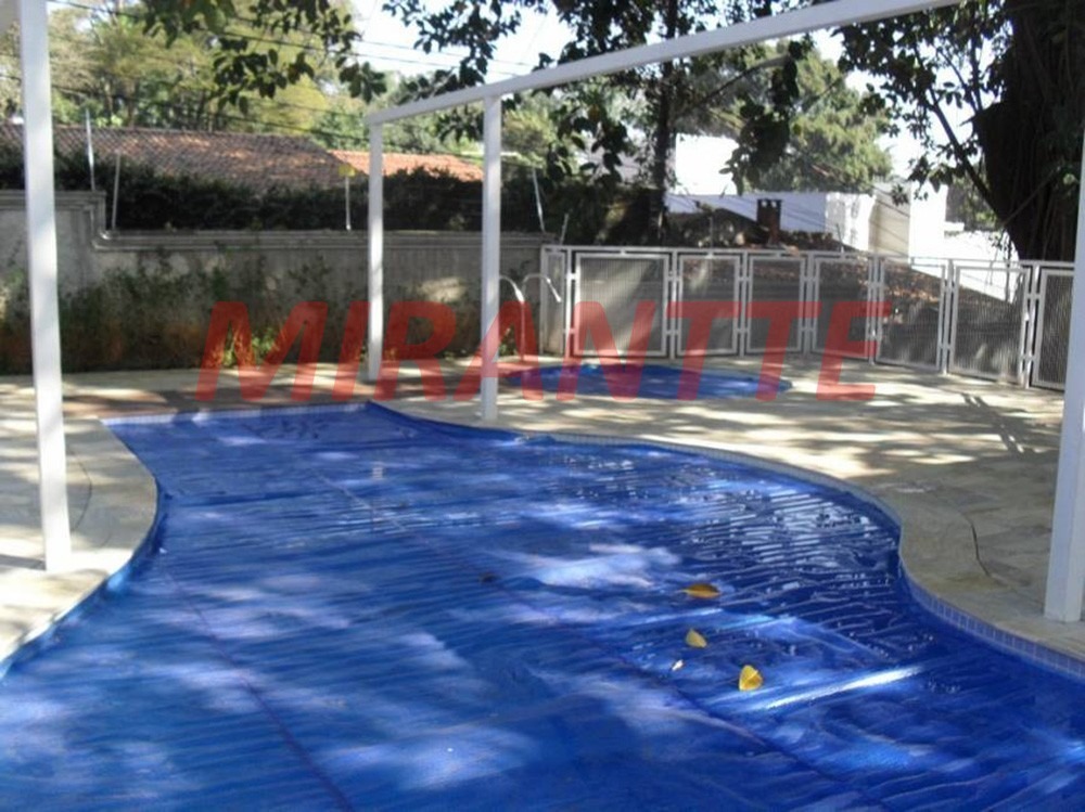Cond. fechado de 300m² com 4 quartos em Tremembe