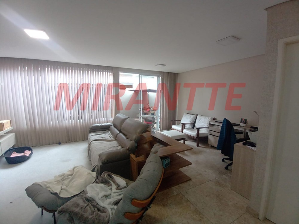 Cond. fechado de 300m² com 4 quartos em Tremembe