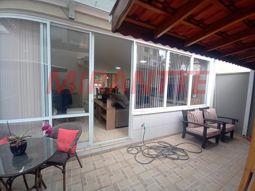 Cond. fechado de 300m² com 4 quartos em Tremembe
