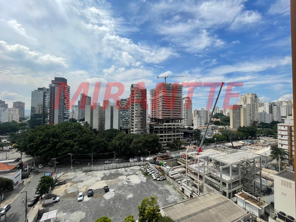 Apartamento de 70m² com 2 quartos em Perdizes