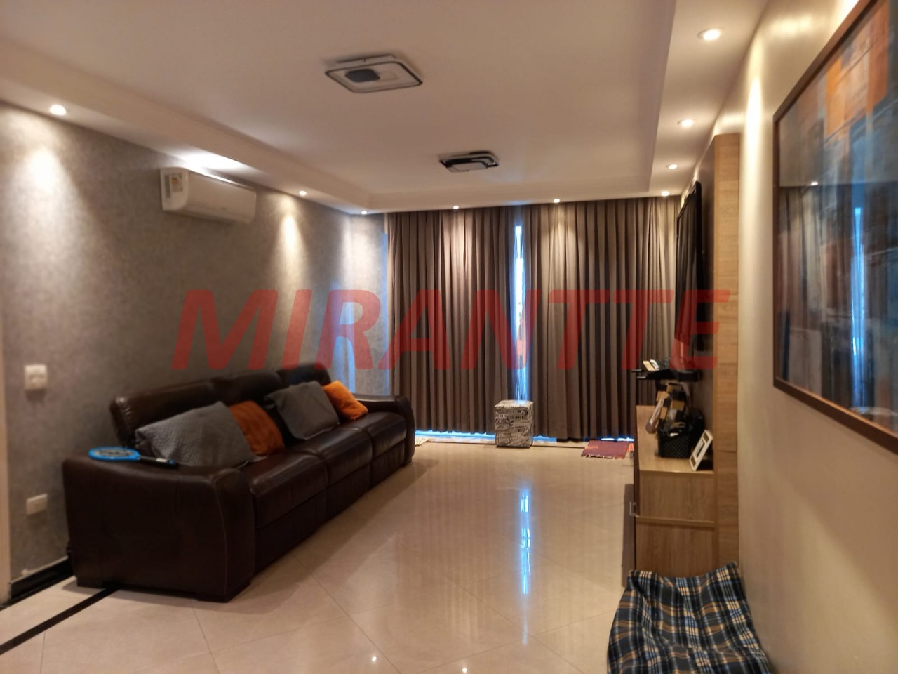 Sobrado de 300m² com 3 quartos em Santa Terezinha