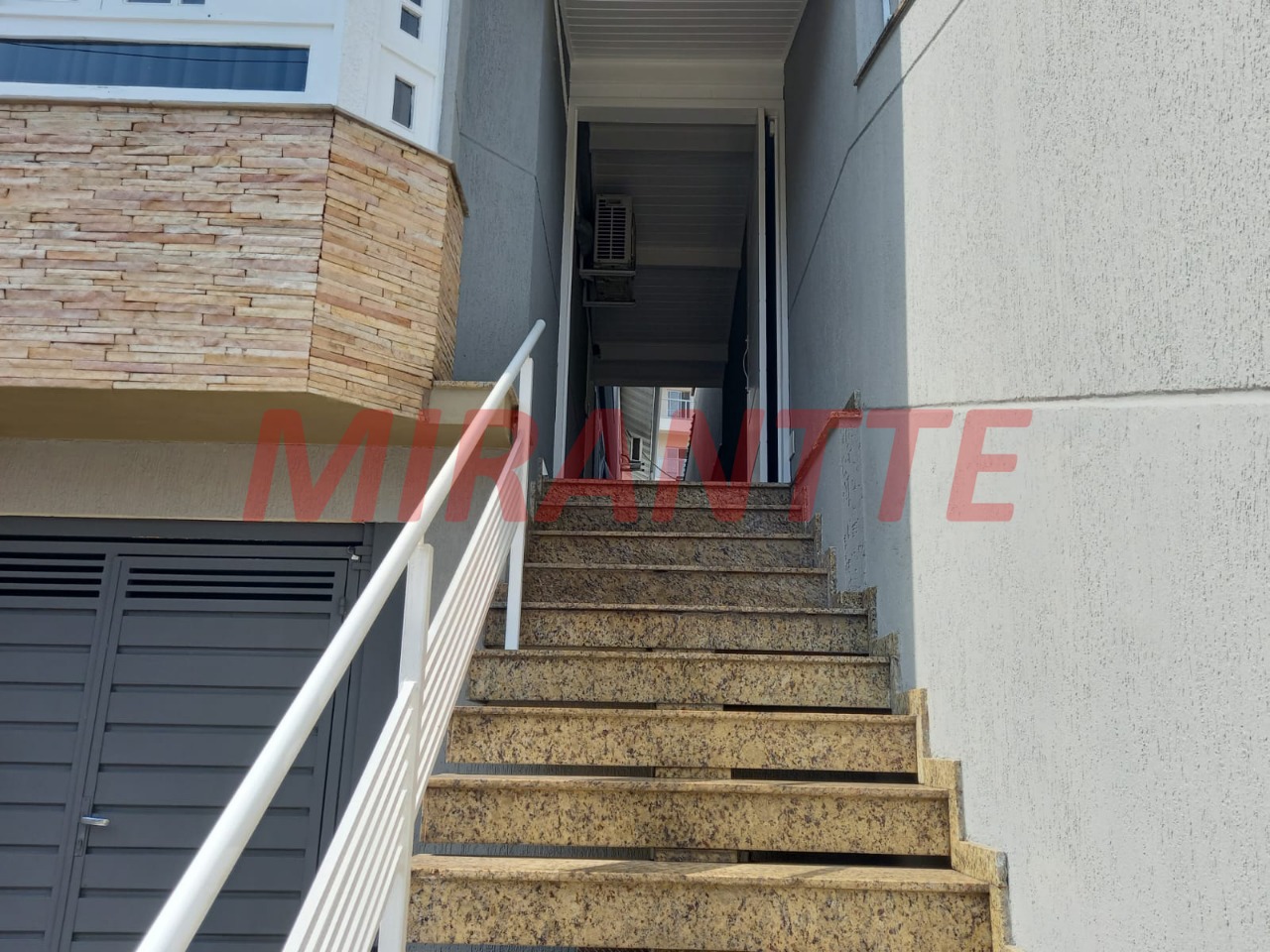 Sobrado de 300m² com 3 quartos em Santa Terezinha
