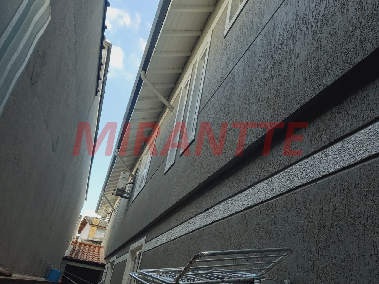 Sobrado de 300m² com 3 quartos em Santa Terezinha