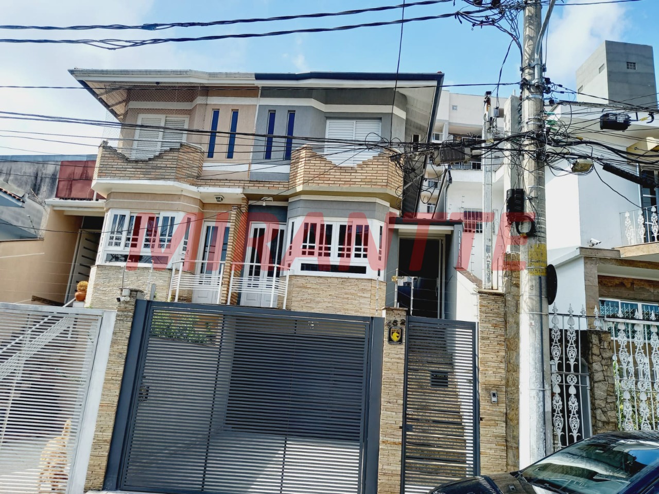 Sobrado de 300m² com 3 quartos em Santa Terezinha