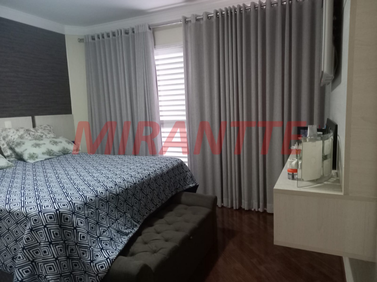 Sobrado de 300m² com 3 quartos em Santa Terezinha