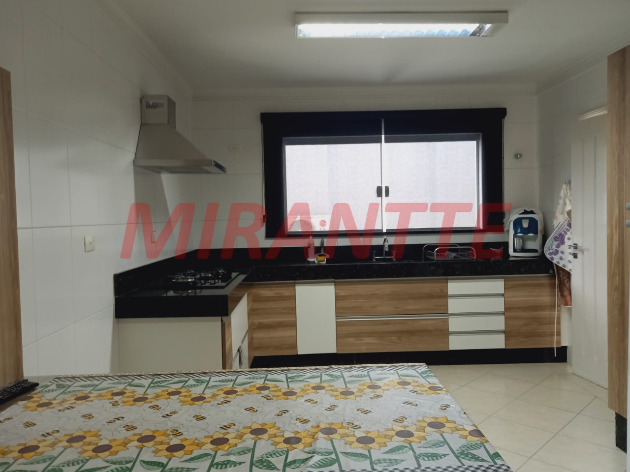 Sobrado de 300m² com 3 quartos em Santa Terezinha