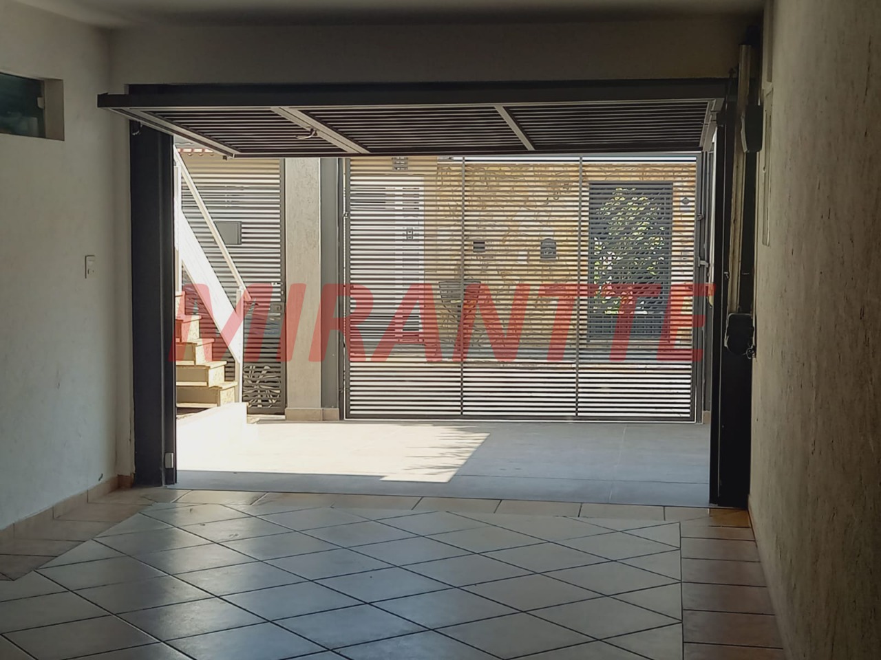 Sobrado de 300m² com 3 quartos em Santa Terezinha