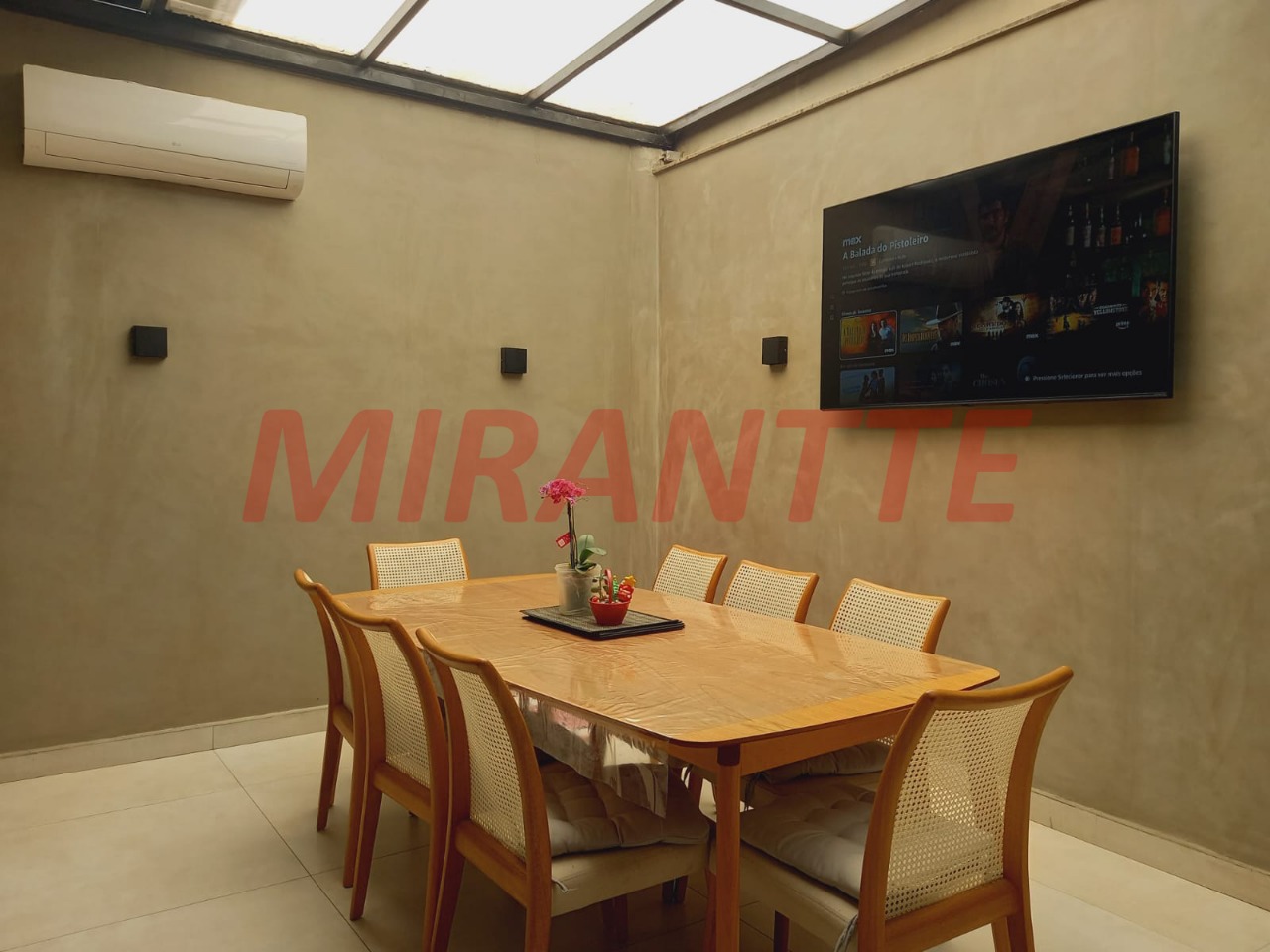 Sobrado de 300m² com 3 quartos em Santa Terezinha