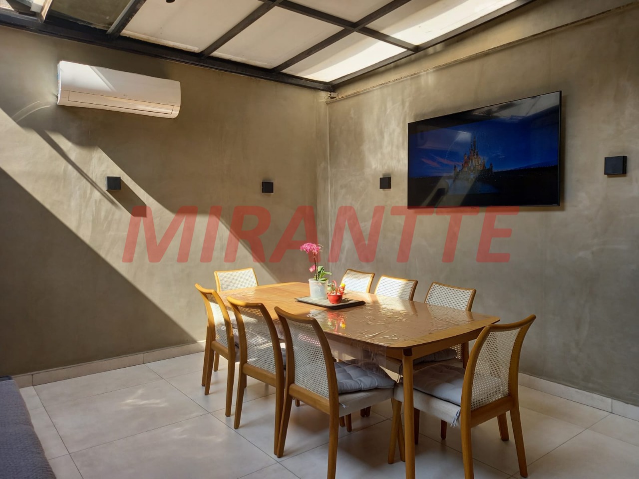 Sobrado de 300m² com 3 quartos em Santa Terezinha