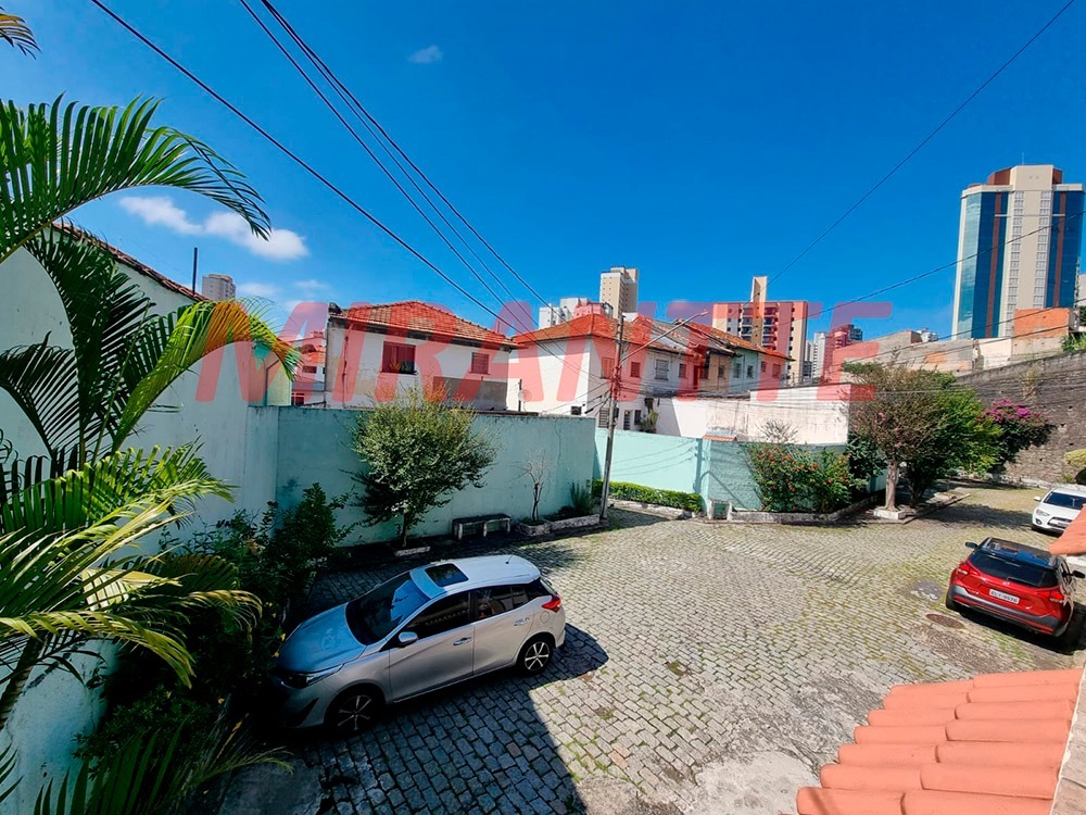 Cond. fechado de 127m² com 3 quartos em Água Fria
