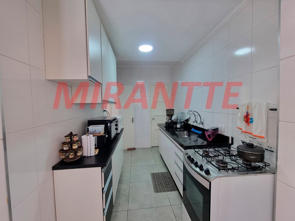 Cond. fechado de 127m² com 3 quartos em Água Fria