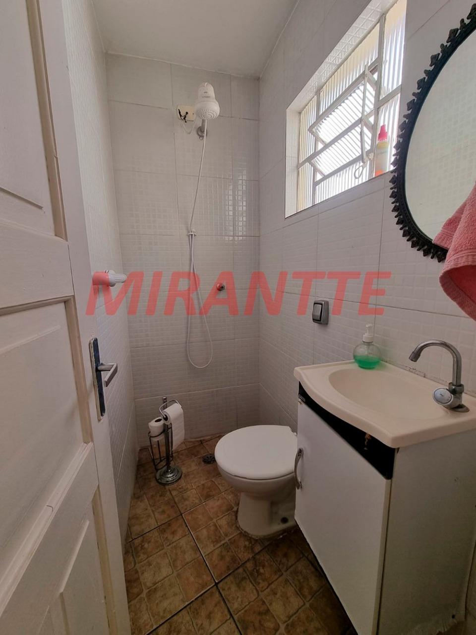 Cond. fechado de 127m² com 3 quartos em Água Fria