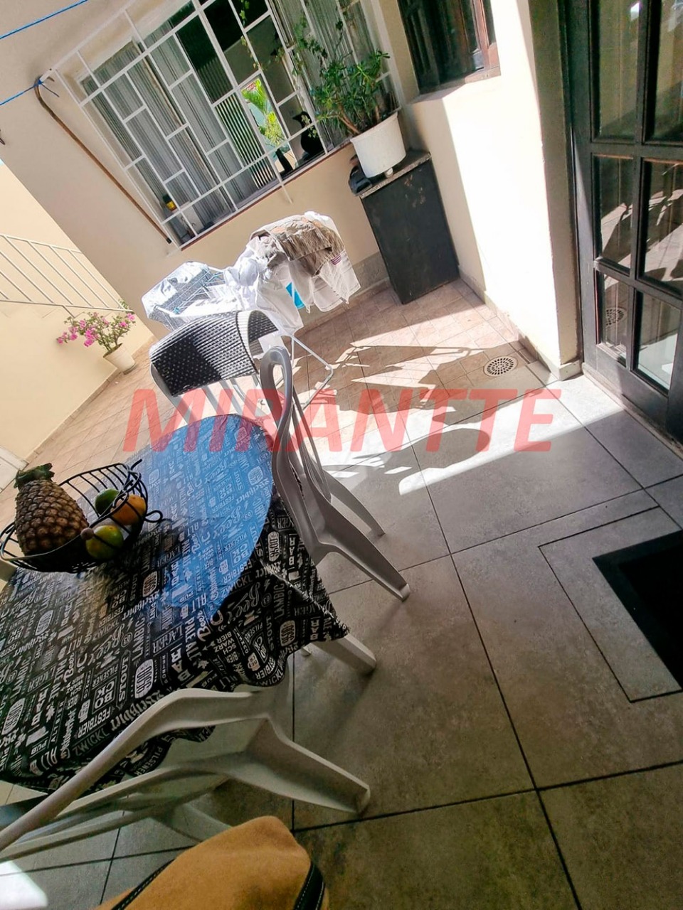Cond. fechado de 127m² com 3 quartos em Água Fria